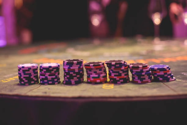 grabwins live roulette table with real dealer on mobile screen